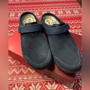 The Rafit Navy Suede Clog size 7.5